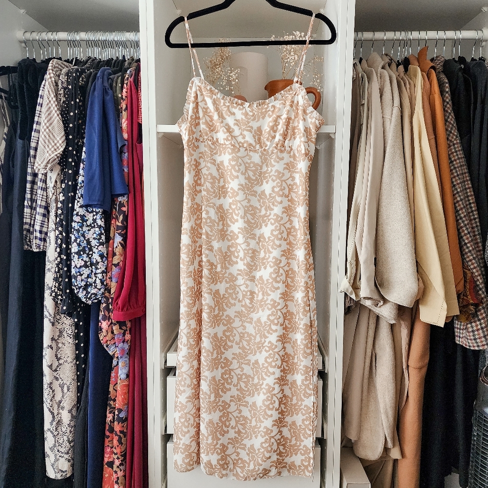 NWOT Aritzia Midi Dress